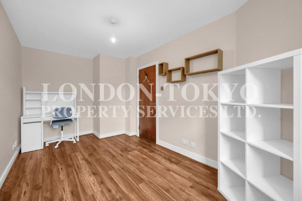 Alcombe  N12  :: London-Tokyo Property Service